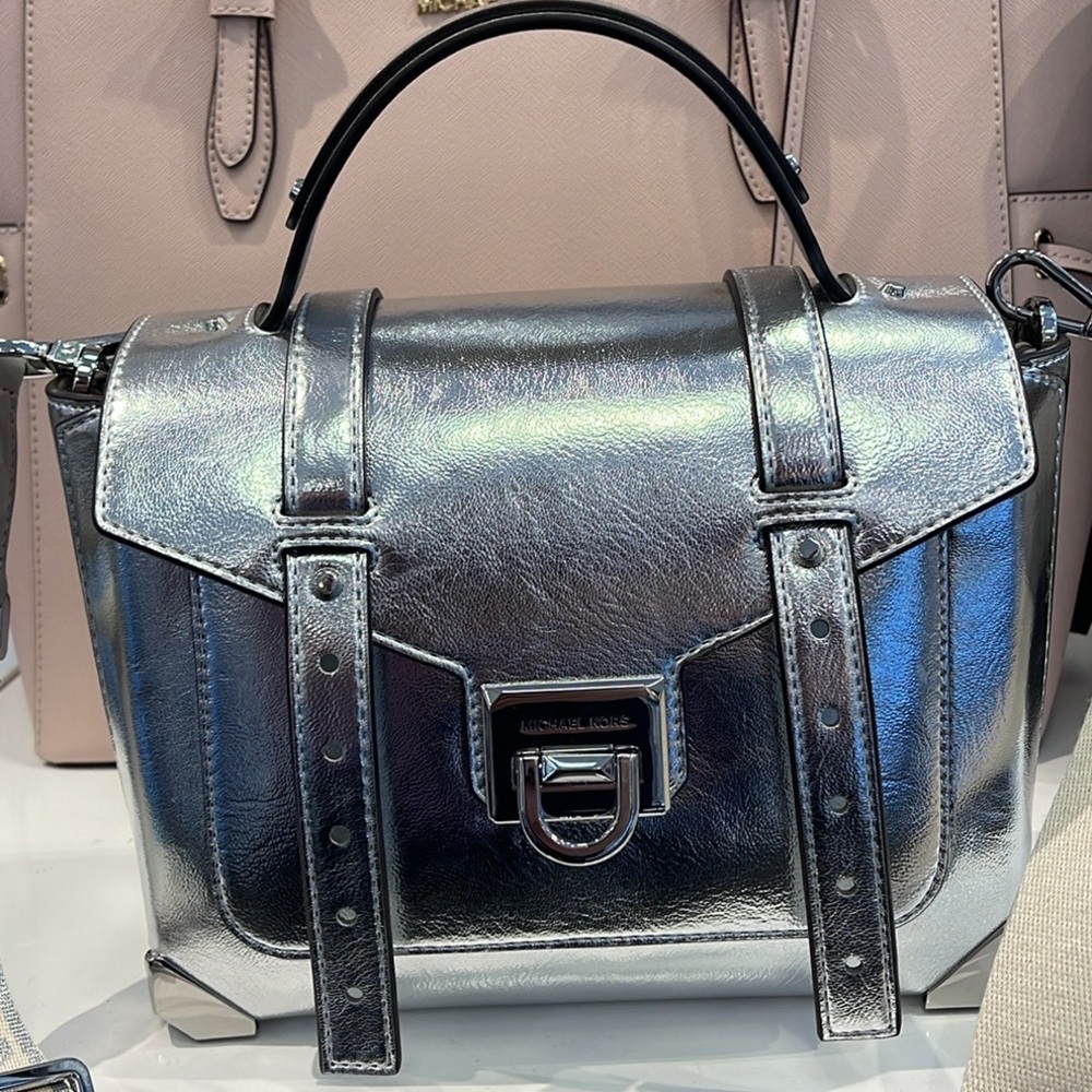 MICHAEL KORS
Manhattan Medium TH SCHOOL Crackled Metallic Leather SATCHEL
NWT